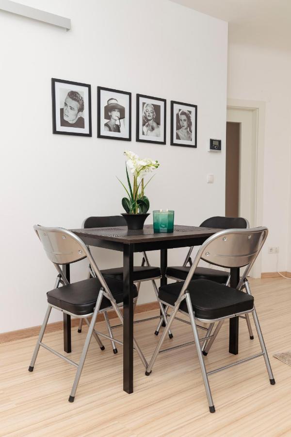 Beautiful 2-Bedroom Apartment Near Schoenbrunn Vídeň Exteriér fotografie